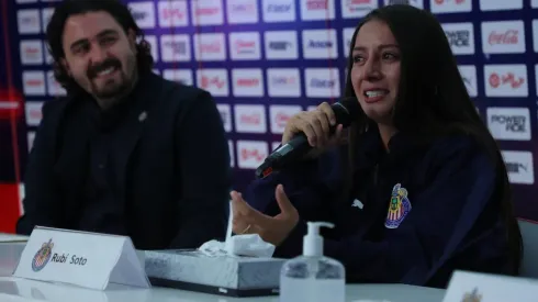 Soto no pudo contener el llanto durante su intervención en la video conferencia de prensa desde el Estadio Akron