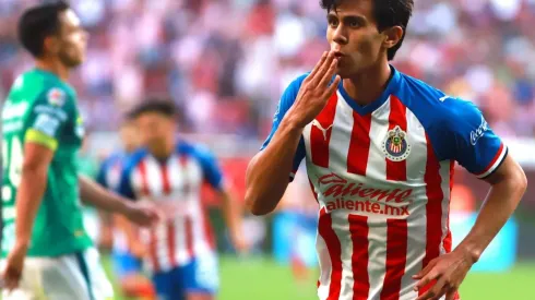 El atacante rojiblanco reconoció ver cumplido su sueño de ser el 9 titular de Chivas y espera consolidarse