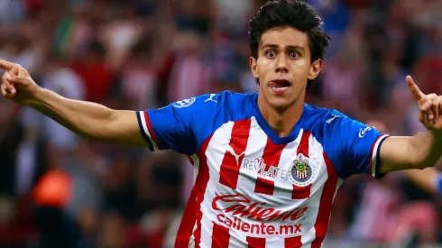 Macías marcó uno de los dos tantos de Chivas ante Atlas (Foto: Getty)