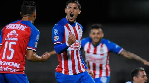 Zaldívar marcó tras el rebote dado por Ochoa