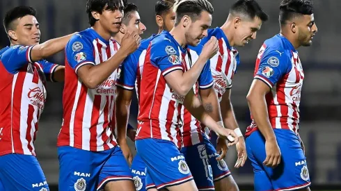 Macías, Angulo y Vega armaron un efectivo tridente en Chivas durante la pretemporada al combinarse para marcar ocho de los 10 goles rojiblancos