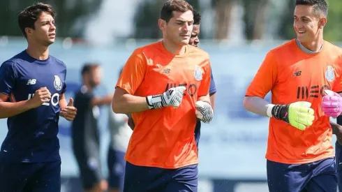 Gudiño fue el portero suplente de Iker Casillas durante la temporada 2015-2016 de la Liga de Potugal
