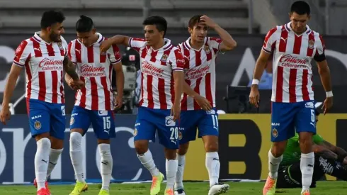 Chivas gastó 18 millones en 11 goles que han anotado Antuna y Vega.