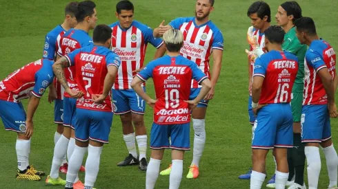 Alexis Vega y Uriel Antuna debieron comprometerse con sus compañeros antes de recibir el perdón y su reincorporación a Chivas