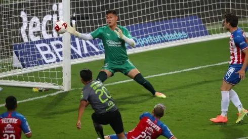 Raúl Gudiño no veía acción con Chivas desde la primera ronda de la Copa por México de pretemporada