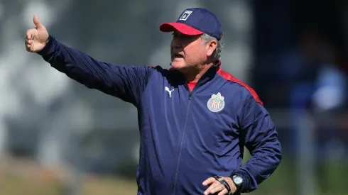 Víctor Manuel Vucetich aún no ha logrado plasmar su idea en Chivas