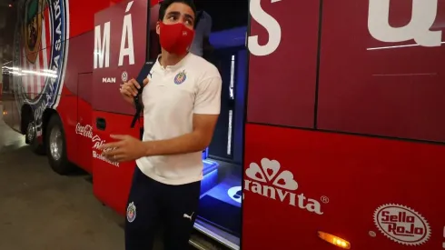 Los jugadores de Chivas ya se encuentran en el vestidor visitante para ultimar detalles a este partido
