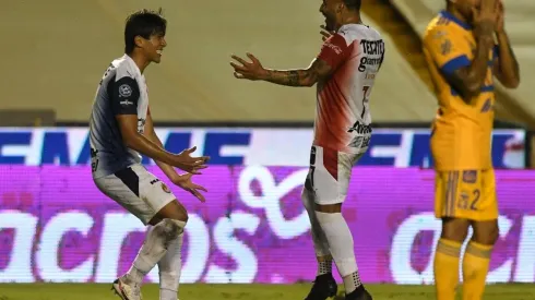 Macías anota su segundo tanto de este Guard1anes 2020 para las Chivas