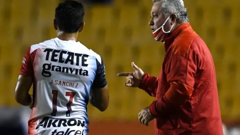 El timonel de Chivas volvió a sufrir la falta de eficacia del ataque en Tijuana