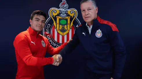 Oficial: Beltrán firma renovación de contrato con Chivas.
