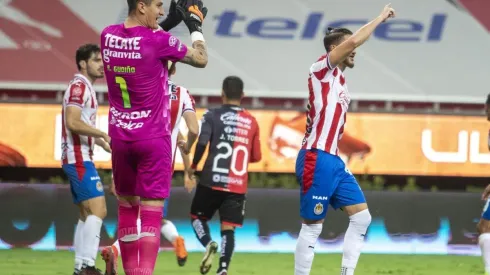 Gudiño detuvo un penal que a la postre pudo significar un desastre para Chivas