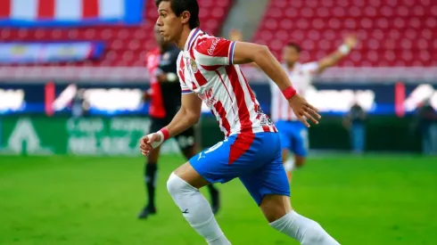 Macías no estará en el Chivas vs Pumas.