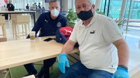 Ricardo Peláez y Víctor Manuel Vucetich comenzaron a planificar la plantilla de Chivas para el Clausura 2021