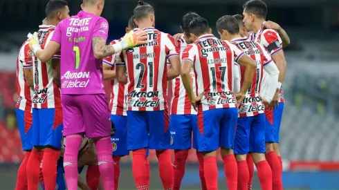 Vucetich mantiene su formación tradicional casi intacta en Chivas pese a las ausencias para este duelo con América