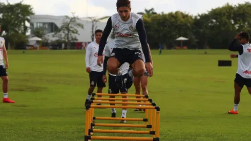 El plantel de las Chivas cumplió con una exigente sesión de entrenamiento en el inicio de su pretemporada