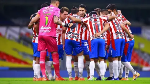 Vucetich mantiene su formación tradicional casi intacta en Chivas para debutar en casa