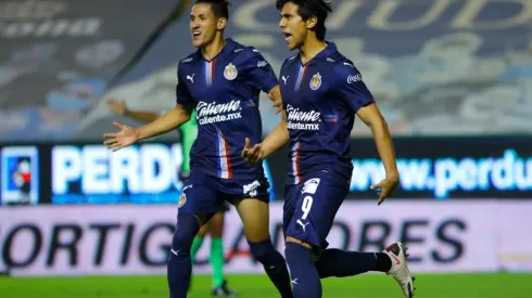 Macías anotó el 2-0 de Chivas vs León.