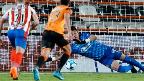 Gudiño fue la figura del partido al detener un penal que hubiese significado la derrota ante el último lugar en la tabla de posiciones del Guard1anes 2021