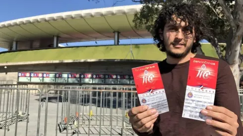 Los falsos boletos ofrecidos para el Clásico Nacional afirman ser "cortesía" a nombre de la Liga MX