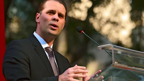 Martinoli narrará el Clásico Nacional.