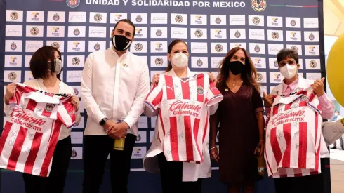 Amaury pagó la apuesta por perder el Clásico Nacional