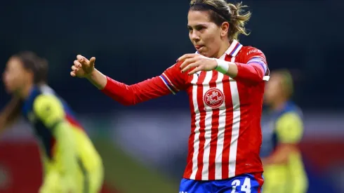 "Licha" sumó también 100 partidos como profesional.