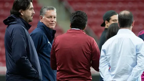 La dirigencia de Chivas no tomará una decisión hasta el siguiente torneo.