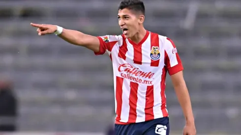 Video: Golazo de tacón de Zaldívar para ganar el Clásico