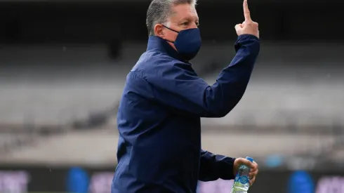 Peláez explicó por qué seguirá el Rey Midas en el banquillo.