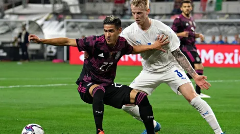 Uriel Antuna vio actividad ante Islandia.
