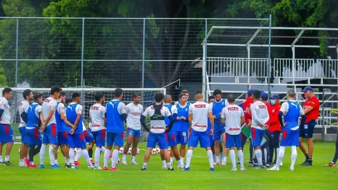 Chivas sigue su pretemporada en el predio de Verde Valle.