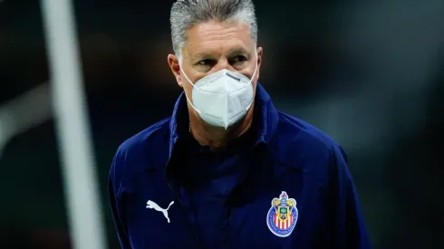 Ricardo Peláez se acercó a la prensa en Ameca.