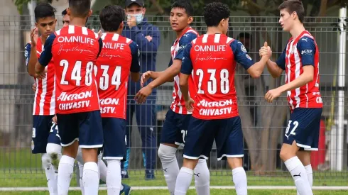 La Sub-18 se destapó con goleada.