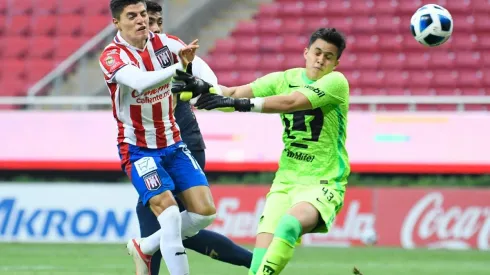 Cisneros poco pudo hacer al frente.