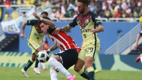 Chivas pierde con América sin meter las manos