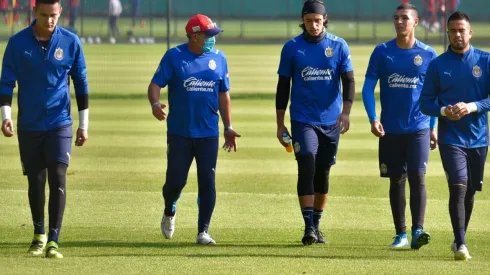 En Chivas le abren las puertas a Andrés Gudiño