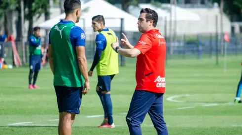 La extraña actitud de Molina con Leaño