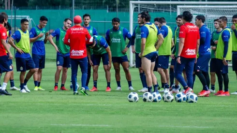 Chivas tiene dos bajas para el Clásico