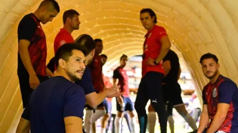 Chivas de Guadalajara durante la pausa del partido
