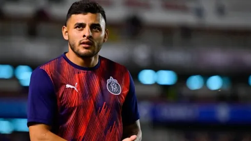 Alexis Vega en un partido con Chivas