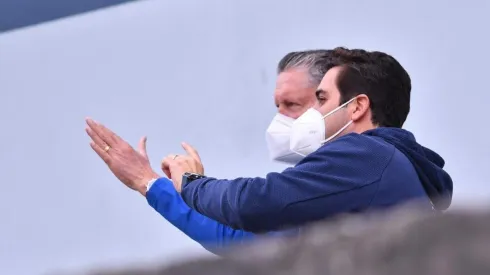 Ricardo Peláez y Michel Leaño en un entrenamiento de Chivas