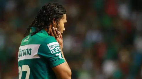 Gullit Peña en un partido con el León