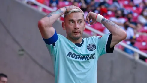 Rubens Sambueza en el duelo entre Chivas y el Toluca