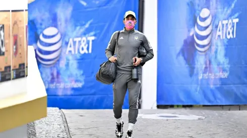 El pase de Carlos Salcedo ha entrado en una subasta