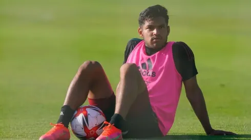 Edu Aguirre en una concentración con el TRI