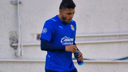 Alexis Vega vuelve a decepcionar en Chivas