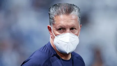 Ricardo Peláez renovó de manera indefinida su contrato con Chivas