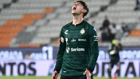 Carrillo en un partido con el Santos