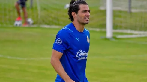 El 'Pollo' en un entrenamiento de Chivas