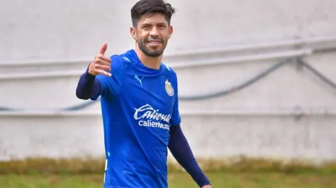 Oribe Peralta en un entrenamiento con Chivas